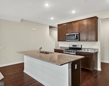 302 Milton Stamp Drive - Photo Thumbnail 12