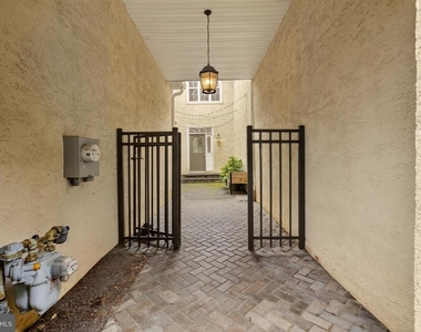 16 Oak Leaf Lane - Photo Thumbnail 3