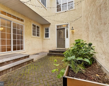 16 Oak Leaf Lane - Photo Thumbnail 5