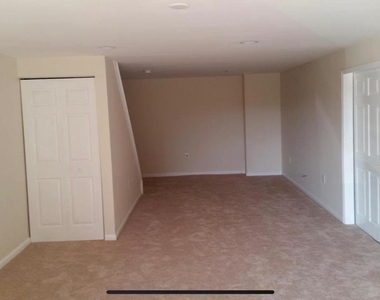 195 Longford Road - Photo Thumbnail 5