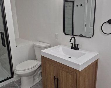 812 Diamond Drive - Photo Thumbnail 16