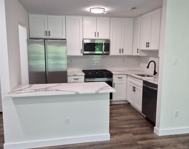812 Diamond Drive - Photo Thumbnail 3