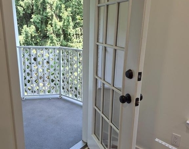 812 Diamond Drive - Photo Thumbnail 4