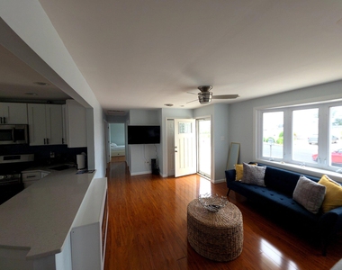 129 E Raritan Drive - Photo Thumbnail 7
