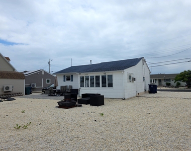 129 E Raritan Drive - Photo Thumbnail 2