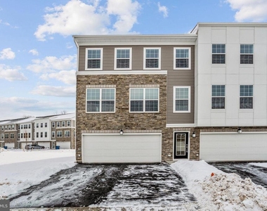 137 Ada Hightower Avenue - Photo Thumbnail 1