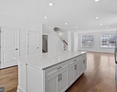 137 Ada Hightower Avenue - Photo Thumbnail 18