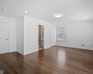 137 Ada Hightower Avenue - Photo Thumbnail 5