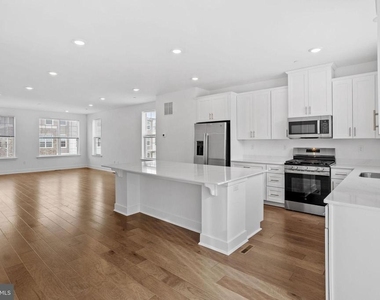 137 Ada Hightower Avenue - Photo Thumbnail 15