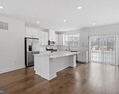 137 Ada Hightower Avenue - Photo Thumbnail 13