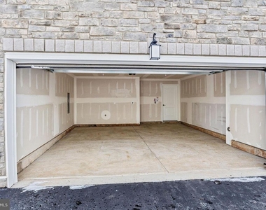 137 Ada Hightower Avenue - Photo Thumbnail 2