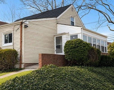 2220 Brunswick Avenue - Photo Thumbnail 17