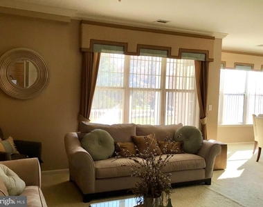 118 Masterson Court - Photo Thumbnail 6