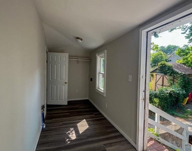 103 Newell Ave - Photo Thumbnail 7