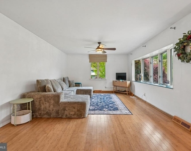 410 Narragansett Drive - Photo Thumbnail 6