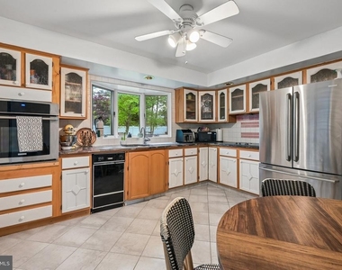410 Narragansett Drive - Photo Thumbnail 10