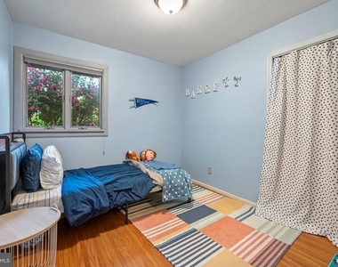 410 Narragansett Drive - Photo Thumbnail 15