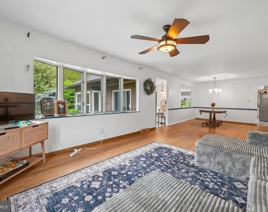 410 Narragansett Drive - Photo Thumbnail 7