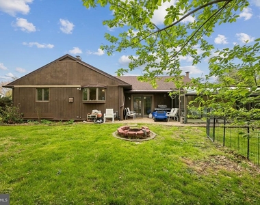 410 Narragansett Drive - Photo Thumbnail 24