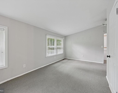 704 Cedar Avenue - Photo Thumbnail 17