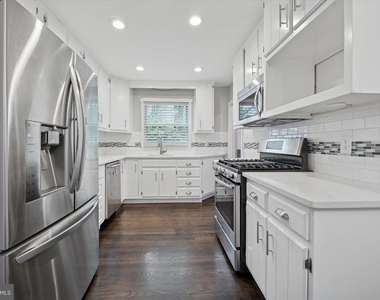 704 Cedar Avenue - Photo Thumbnail 13