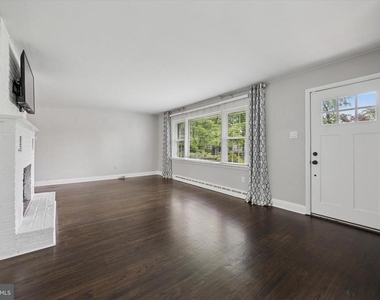 704 Cedar Avenue - Photo Thumbnail 5