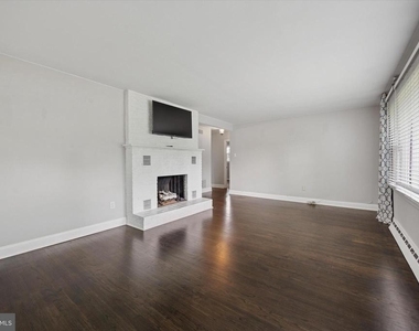 704 Cedar Avenue - Photo Thumbnail 3