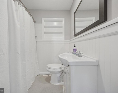 704 Cedar Avenue - Photo Thumbnail 10
