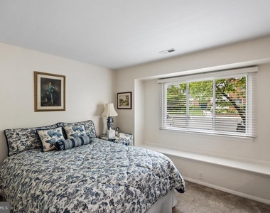 206 Mulberry Cove - Photo Thumbnail 9