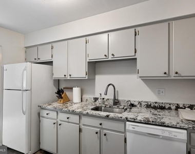 206 Mulberry Cove - Photo Thumbnail 5