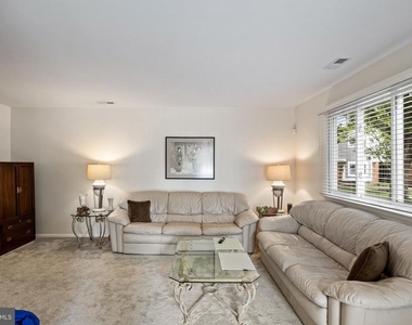 206 Mulberry Cove - Photo Thumbnail 2