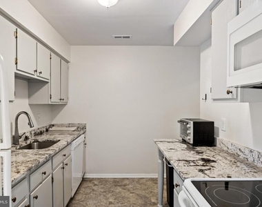 206 Mulberry Cove - Photo Thumbnail 7