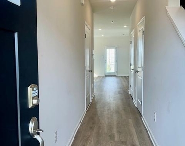 1 Reagan Lane - Photo Thumbnail 4