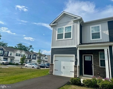 1 Reagan Lane - Photo Thumbnail 1