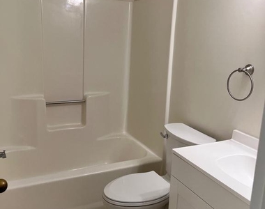12319 Stonehaven Lane - Photo Thumbnail 7