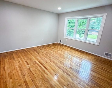 8830 W Fort Foote Terrace - Photo Thumbnail 4