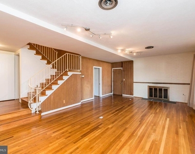 9322 W Parkhill Drive - Photo Thumbnail 14