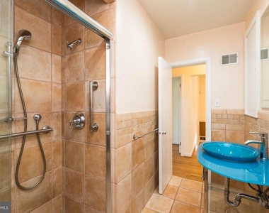 9322 W Parkhill Drive - Photo Thumbnail 12