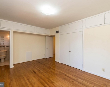 9322 W Parkhill Drive - Photo Thumbnail 8
