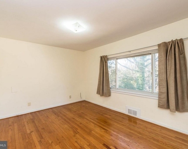 9322 W Parkhill Drive - Photo Thumbnail 7