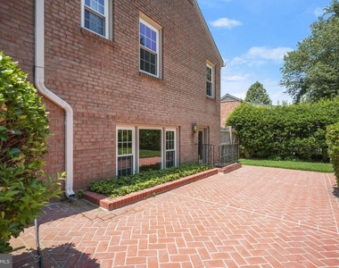 7109 Radnor Road - Photo Thumbnail 39
