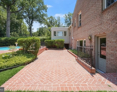 7109 Radnor Road - Photo Thumbnail 49