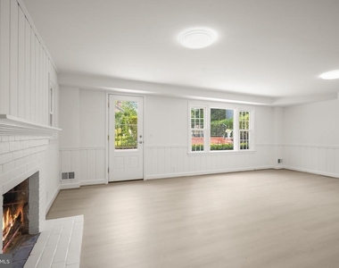 7109 Radnor Road - Photo Thumbnail 17