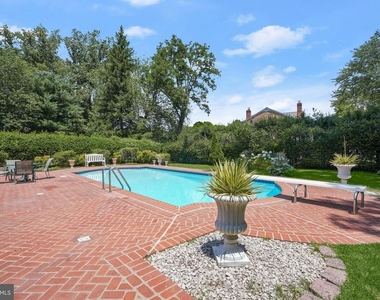 7109 Radnor Road - Photo Thumbnail 47