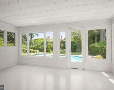 7109 Radnor Road - Photo Thumbnail 13