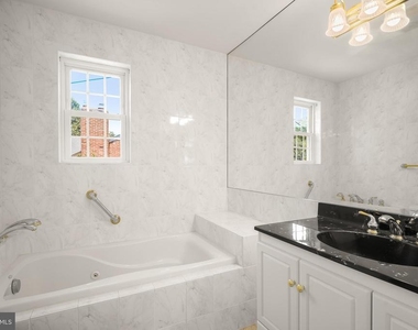 7109 Radnor Road - Photo Thumbnail 23