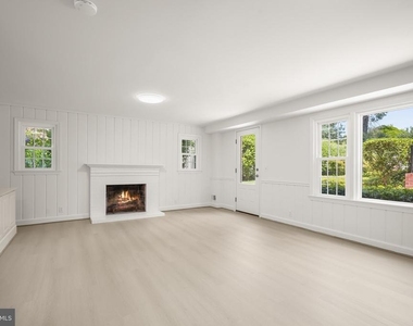 7109 Radnor Road - Photo Thumbnail 16