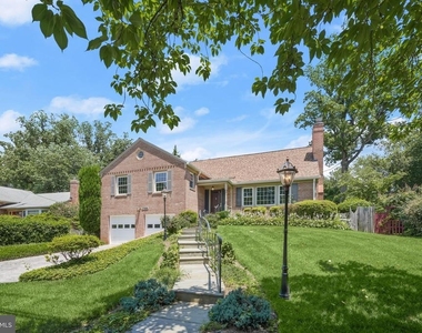7109 Radnor Road - Photo Thumbnail 2