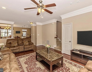 11882 Country Squire Way - Photo Thumbnail 5