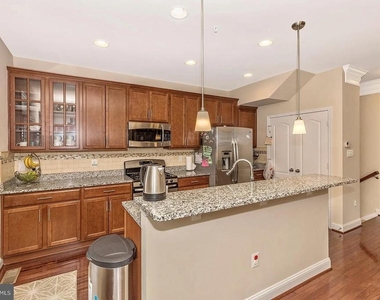 11882 Country Squire Way - Photo Thumbnail 10